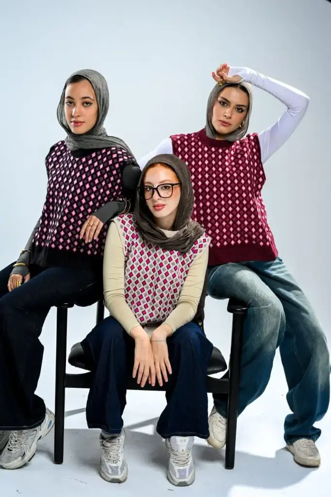 Sleeveless sweater #120